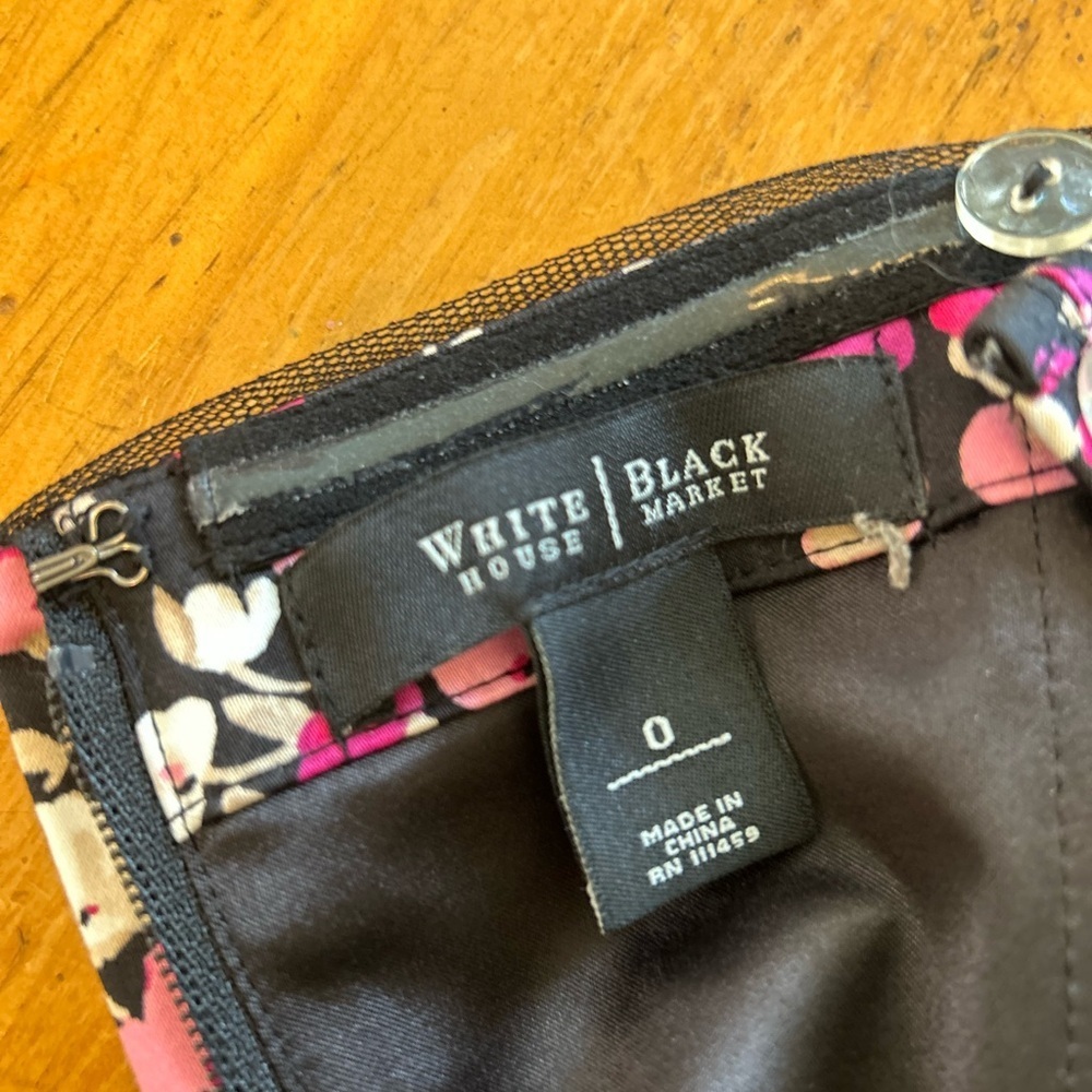 White House Black Market Corset Floral Top. - Picture 12 of 15
